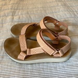 Teva Midform Universal Geometric Sandal